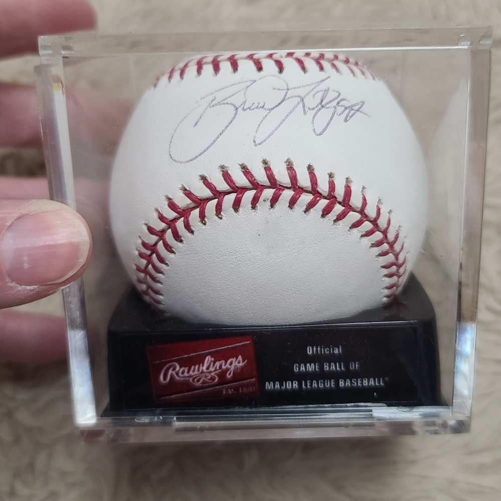 Rawlings Official MLB Baseball with Signature Of Brad Lidge